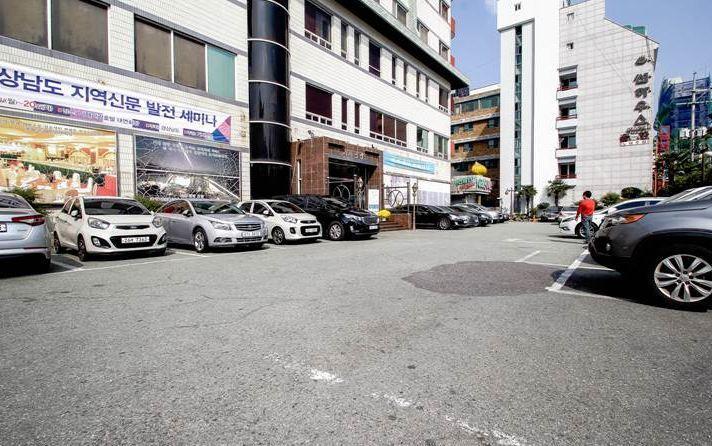 Geoje Tourist Hotel Εξωτερικό φωτογραφία