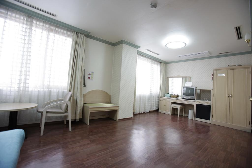 Geoje Tourist Hotel Εξωτερικό φωτογραφία