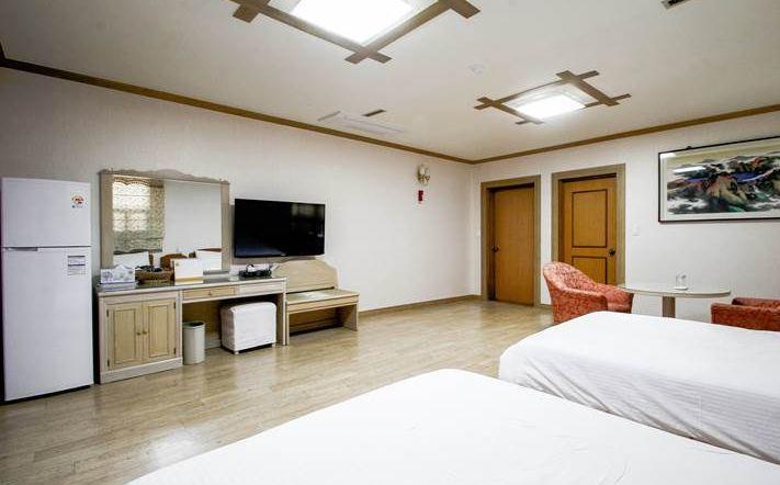 Geoje Tourist Hotel Εξωτερικό φωτογραφία